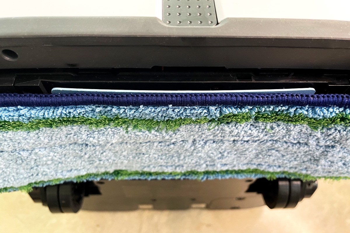 Underside of the Braava Jet M6