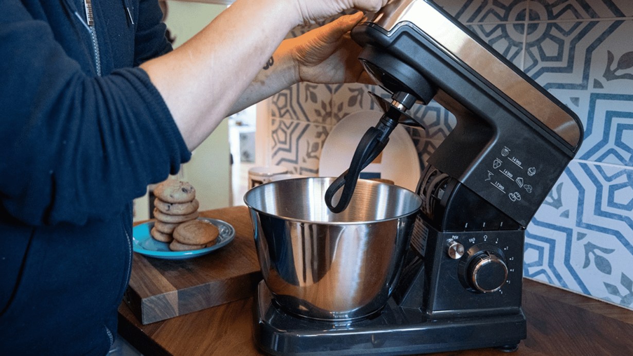 Hamilton Beach 6 Speed Electric Stand Mixer with Stainless Steel  Hamilton Beach 6 Speed Electric Stand Mixer with Stainless Steel