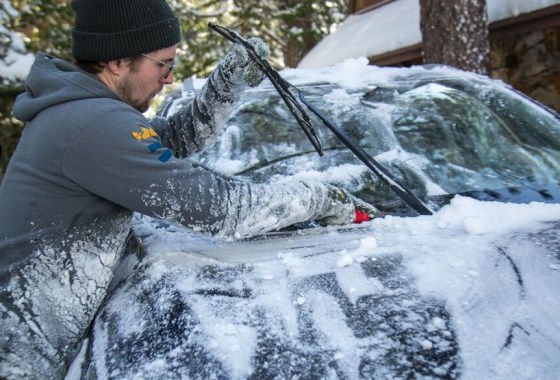 These products should be kept in your car to handle icy roads