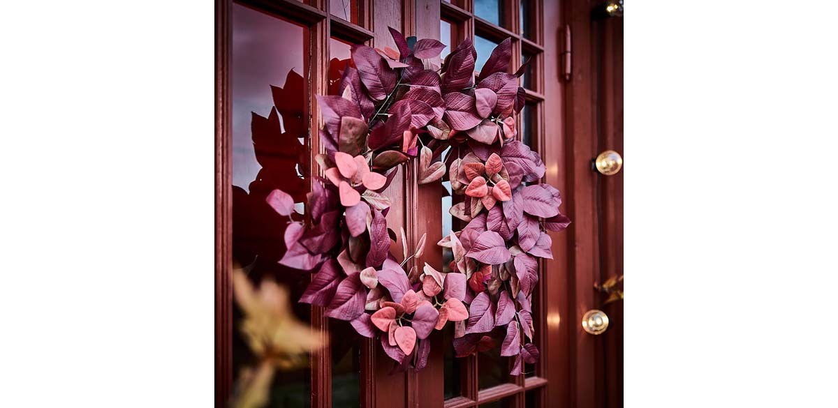 Artificial Wreath_indoor-outdoor-red