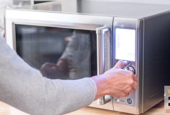 Hamilton Beach microwave vs. Frigidaire microwave